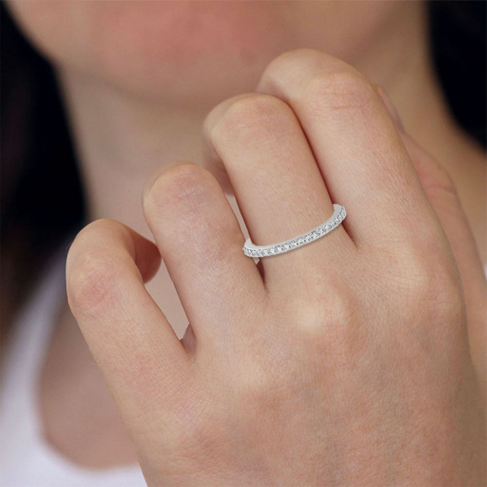 0.21 Carat G Color VS1 Clarity Diamond Studded Natural Diamond Ring.